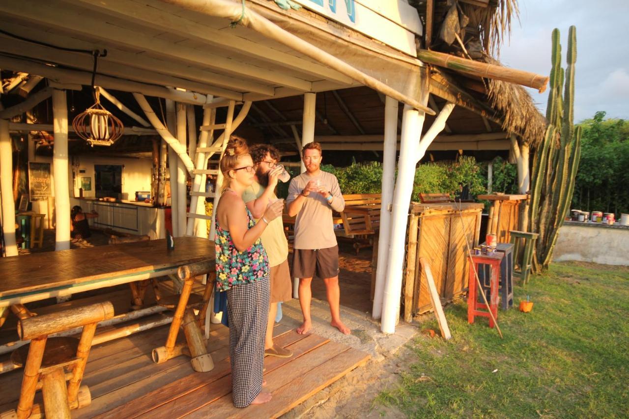 Kamala Surf & Backpacker Hostel Montañita Buitenkant foto
