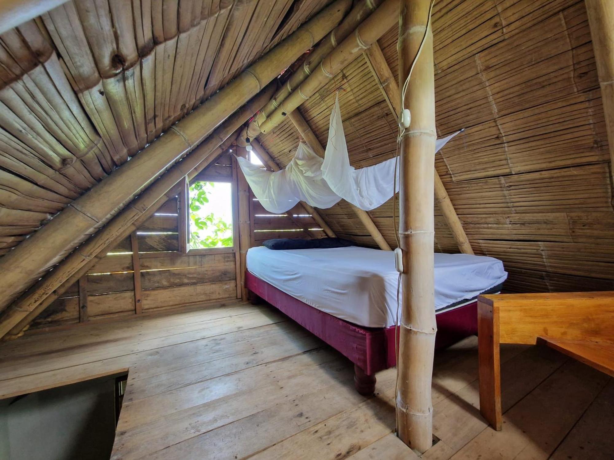 Kamala Surf & Backpacker Hostel Montañita Buitenkant foto