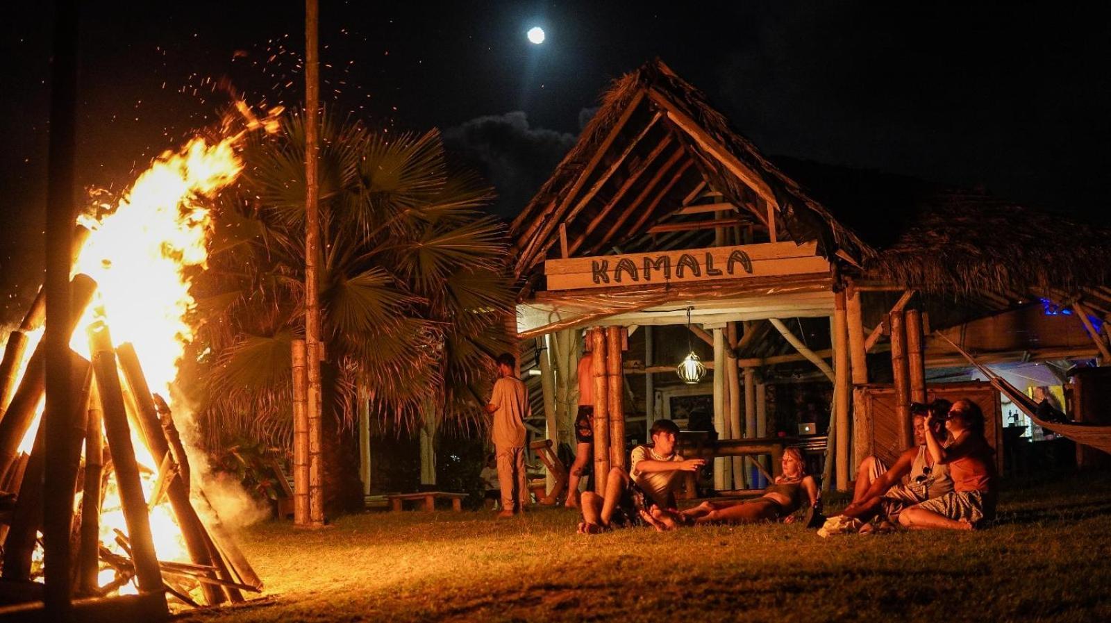 Kamala Surf & Backpacker Hostel Montañita Buitenkant foto