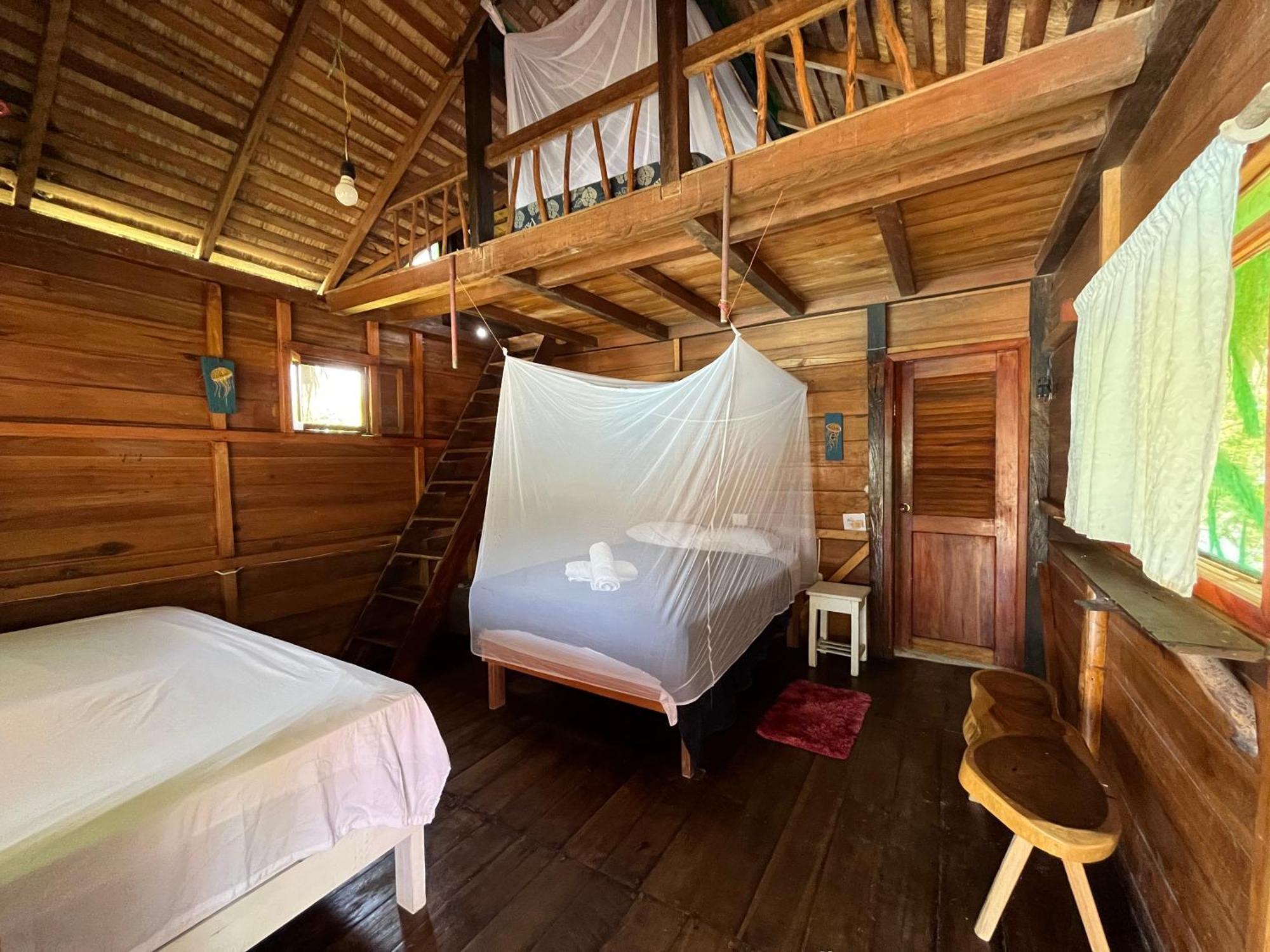 Kamala Surf & Backpacker Hostel Montañita Buitenkant foto