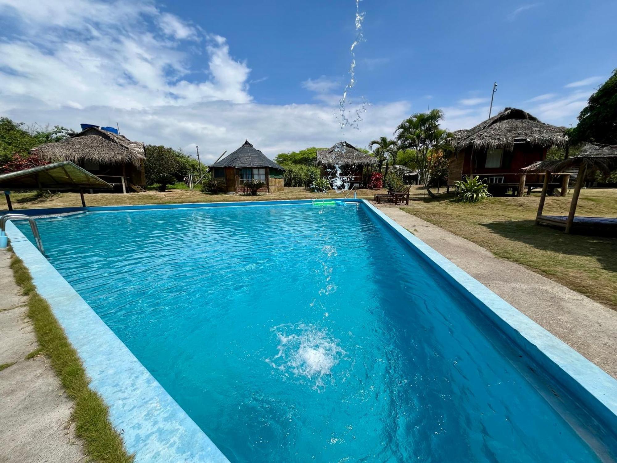 Kamala Surf & Backpacker Hostel Montañita Buitenkant foto